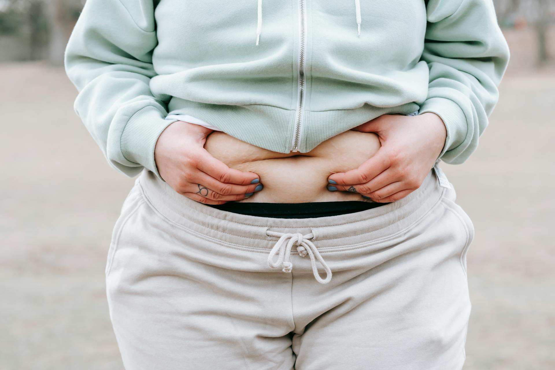 signs of unhealthy gut in women